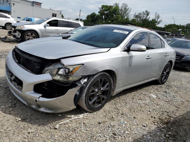  Salvage Nissan Maxima