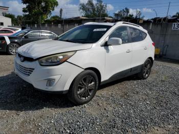  Salvage Hyundai TUCSON