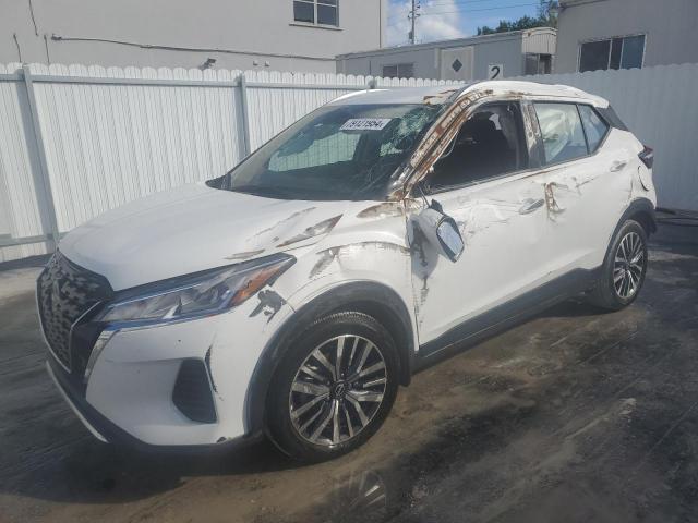  Salvage Nissan Kicks