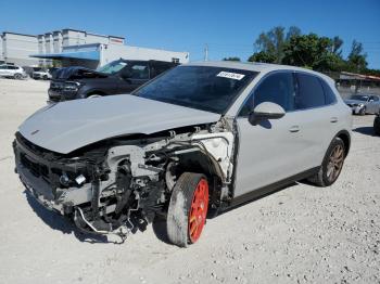  Salvage Porsche Cayenne