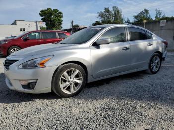  Salvage Nissan Altima