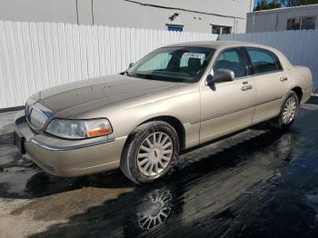  Salvage Lincoln Towncar