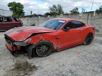  Salvage Ford Mustang