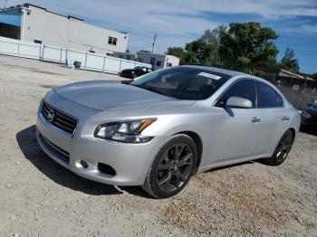  Salvage Nissan Maxima