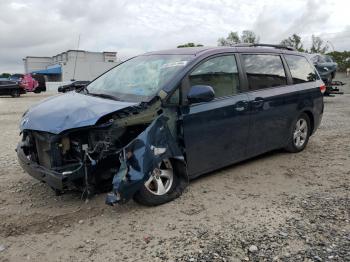  Salvage Toyota Sienna