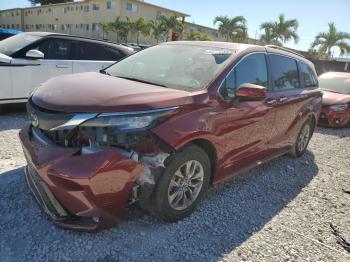  Salvage Toyota Sienna