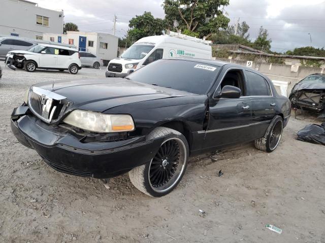  Salvage Lincoln Towncar