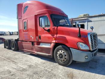  Salvage Freightliner Cascadia 1