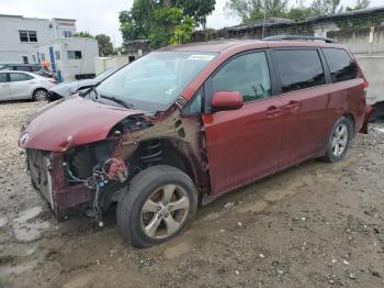  Salvage Toyota Sienna