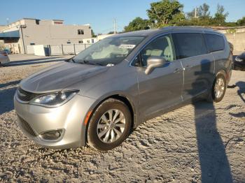  Salvage Chrysler Pacifica