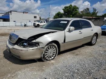  Salvage Lincoln Towncar