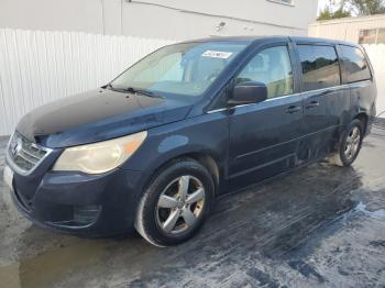  Salvage Volkswagen Routan