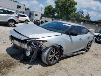  Salvage Nissan Maxima