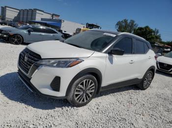  Salvage Nissan Kicks