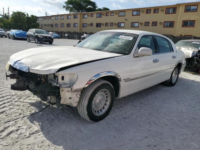  Salvage Lincoln Towncar