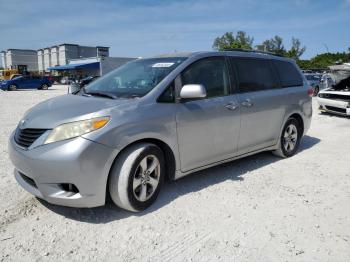  Salvage Toyota Sienna