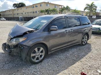  Salvage Toyota Sienna