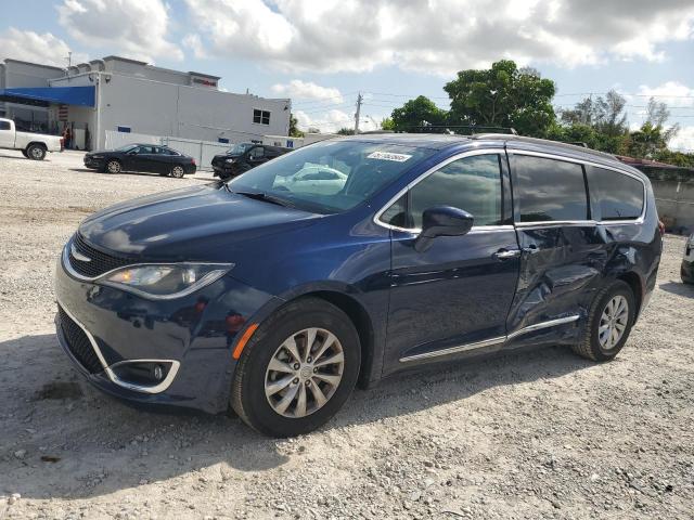  Salvage Chrysler Pacifica