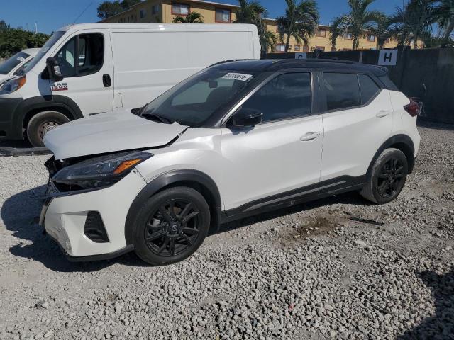  Salvage Nissan Kicks