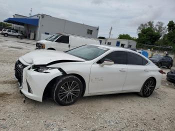  Salvage Lexus Es