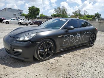  Salvage Porsche Panamera