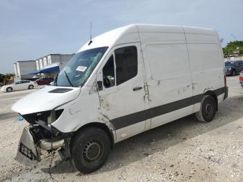  Salvage Mercedes-Benz Sprinter