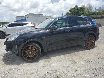  Salvage Porsche Cayenne