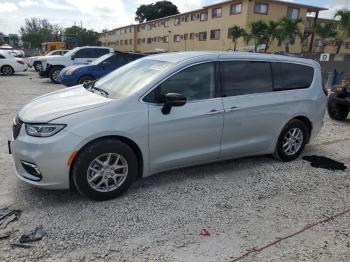  Salvage Chrysler Pacifica