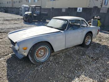  Salvage Triumph Car Tr6