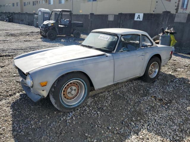  Salvage Triumph Car Tr6