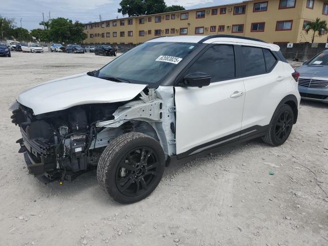  Salvage Nissan Kicks
