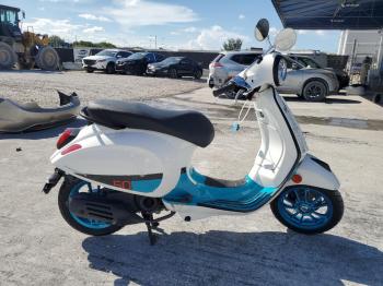 Salvage Vespa Primavera 