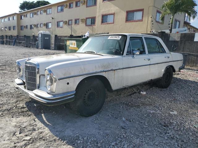  Salvage Mercedes-Benz 280-Class