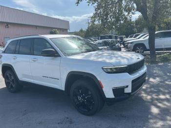  Salvage Jeep Grand Cherokee