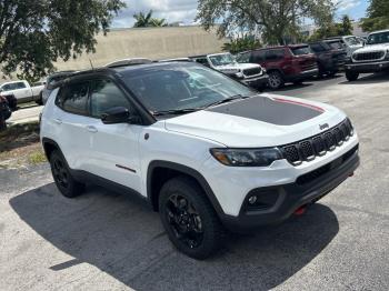  Salvage Jeep Compass
