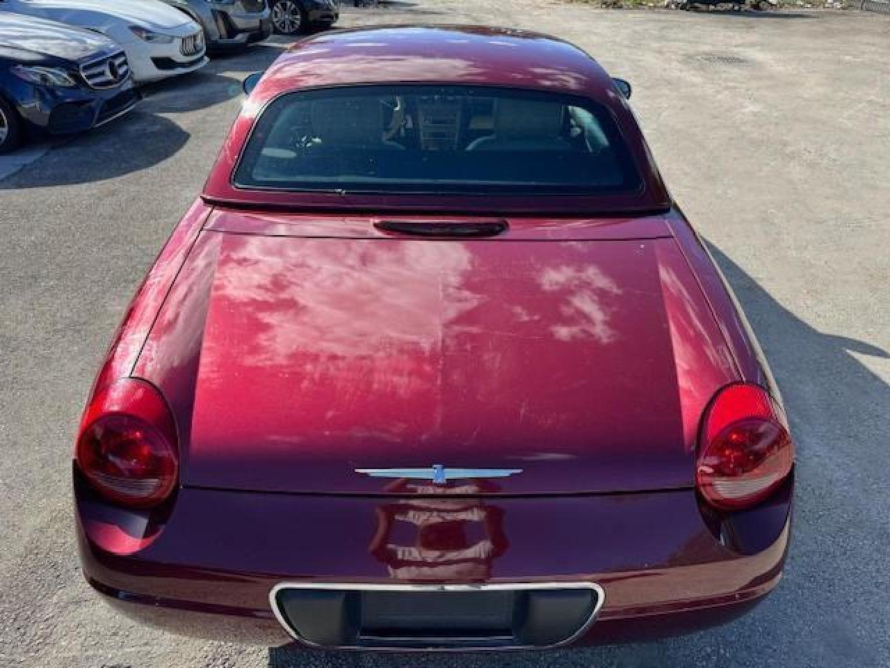 Ford Thunderbird Image 13