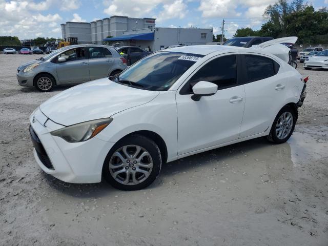  Salvage Toyota Yaris