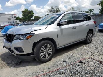  Salvage Nissan Pathfinder