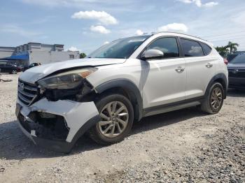  Salvage Hyundai TUCSON
