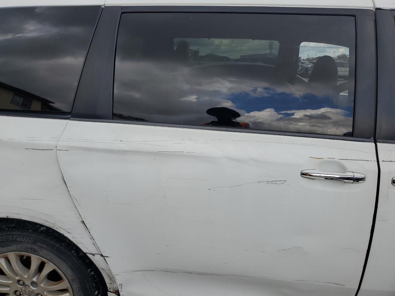 Toyota Sienna Xle Image 4