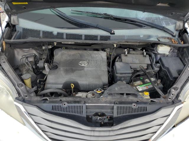 Toyota Sienna Xle Image 3