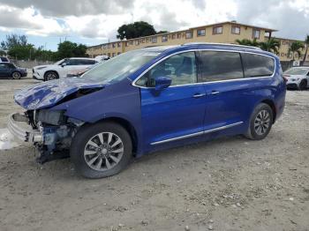  Salvage Chrysler Pacifica