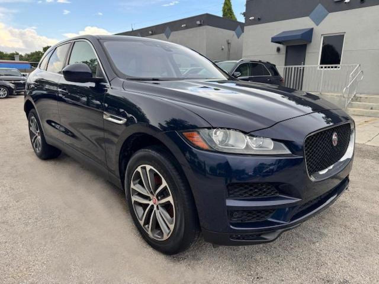 Jaguar F-PACE Premium Image 10