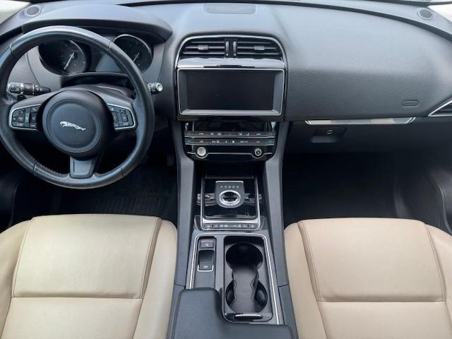 Jaguar F-PACE Premium Image 15