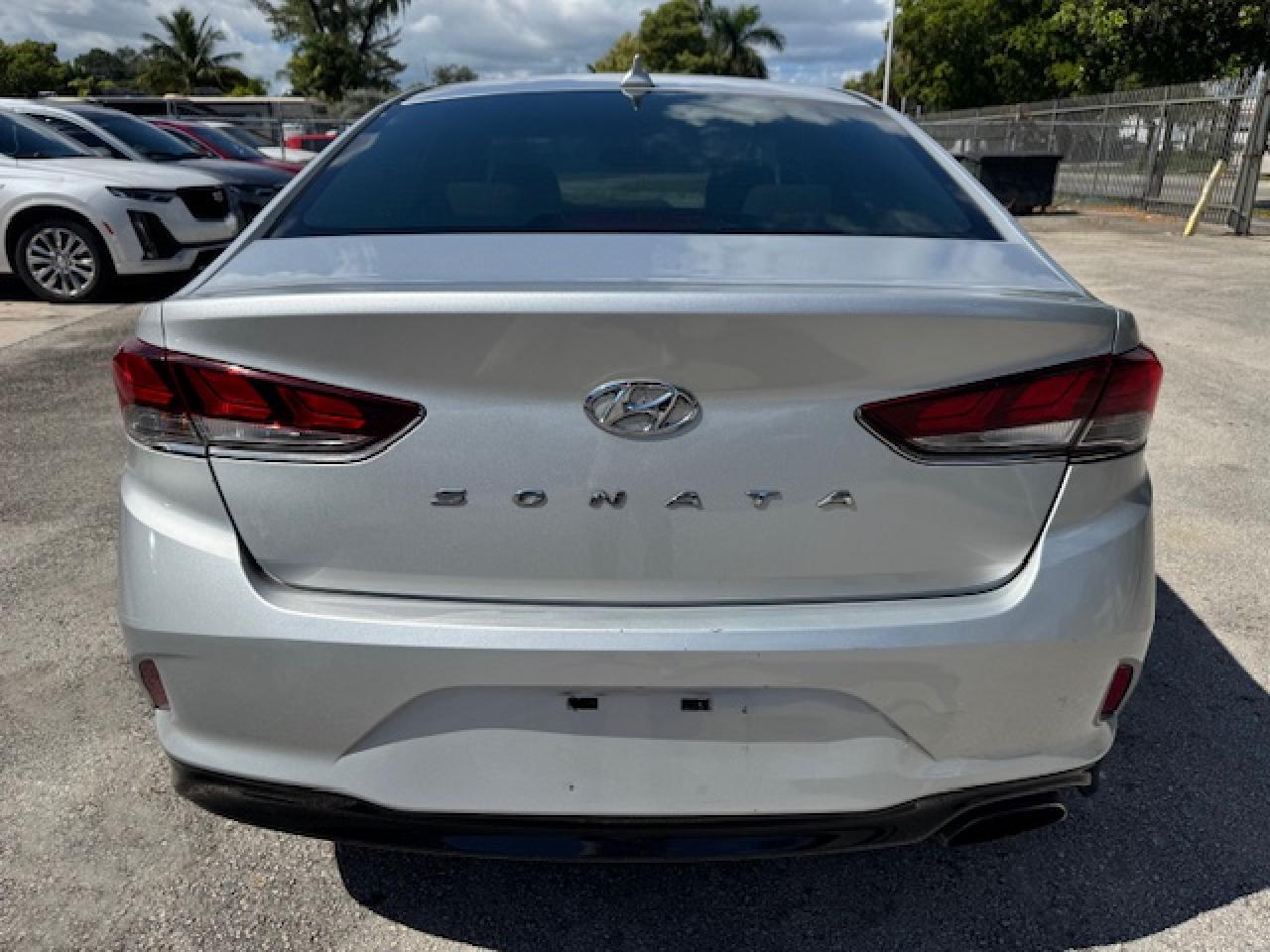 Hyundai SONATA Sport Image 3