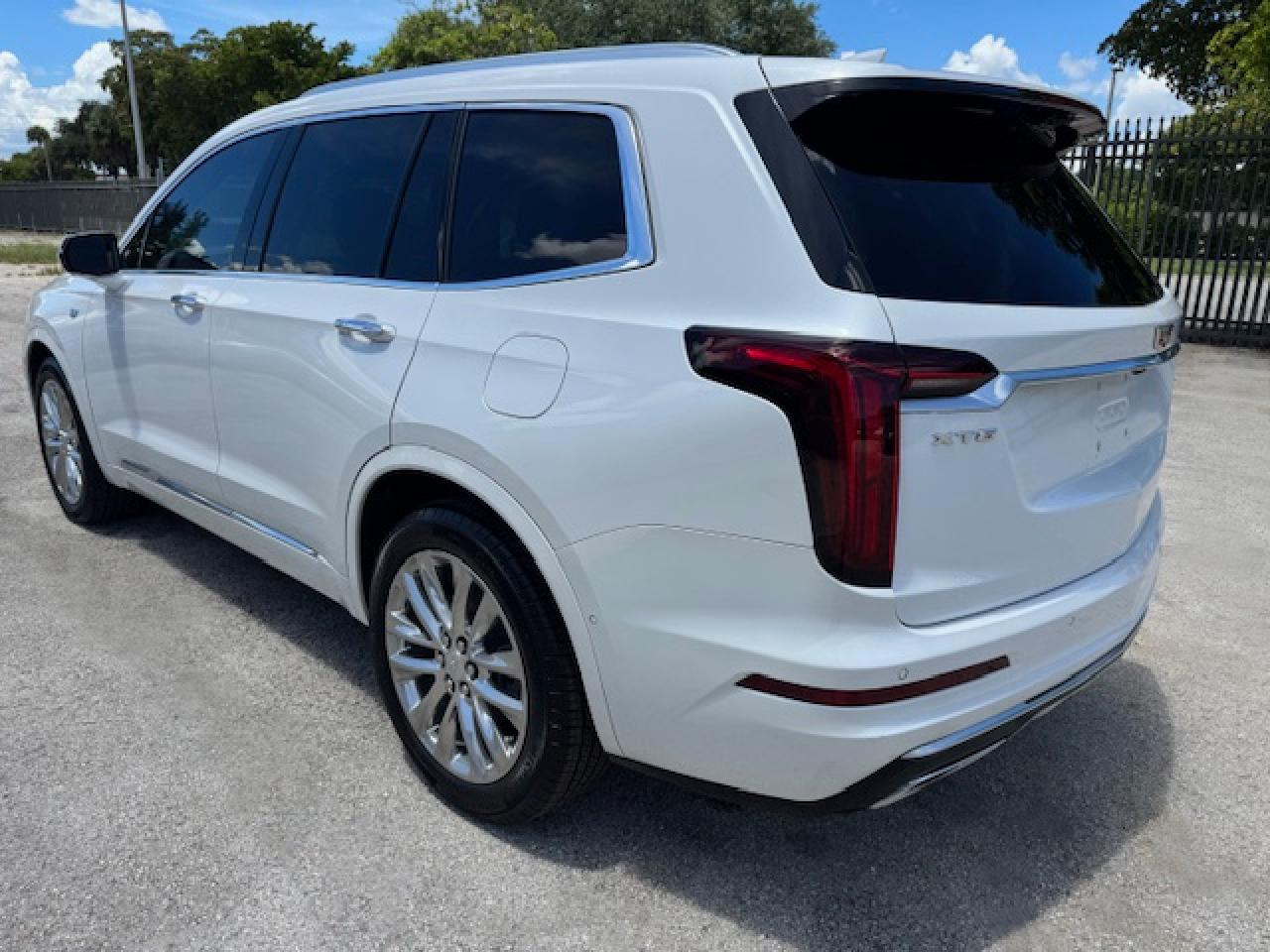 Cadillac XT6 Premium Luxury Image 15