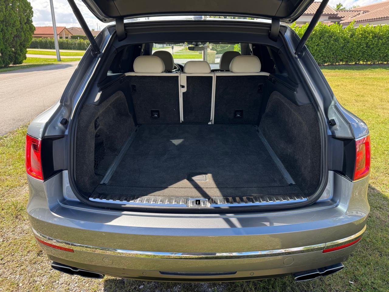 Bentley Bentayga Image 10