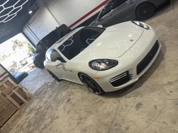  Salvage Porsche Panamera