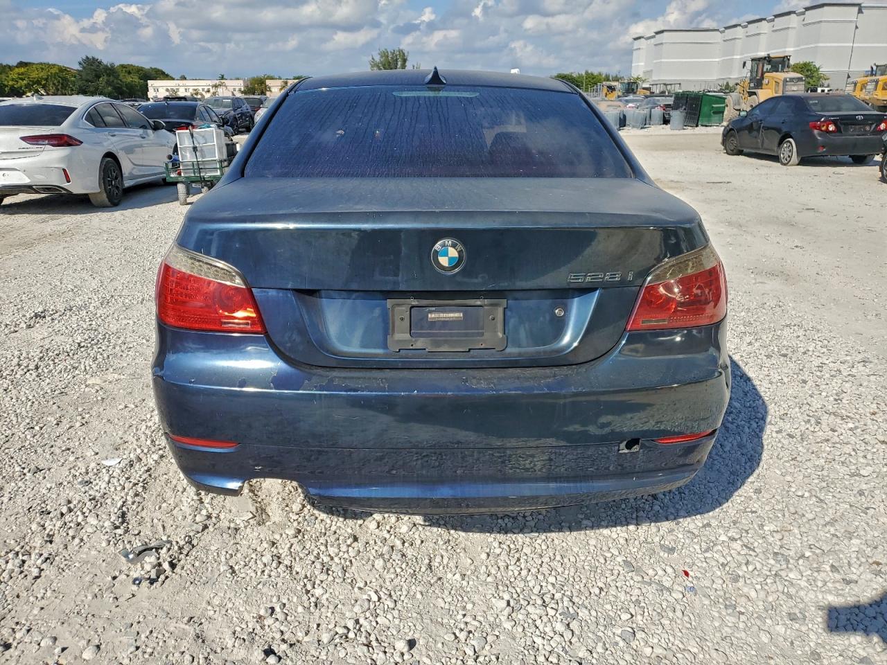 BMW 5 Series I Image 10