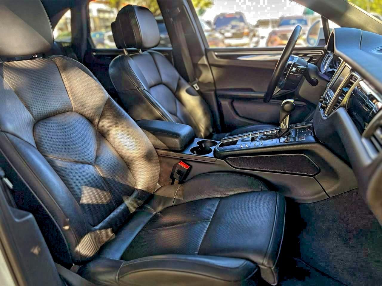 Porsche Macan S Image 7